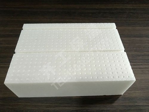膨胀聚苯板(EPS)与挤塑聚苯板(XPS)的主要区 膨胀聚苯板(EPS)与挤塑聚苯板(XPS)的主要区